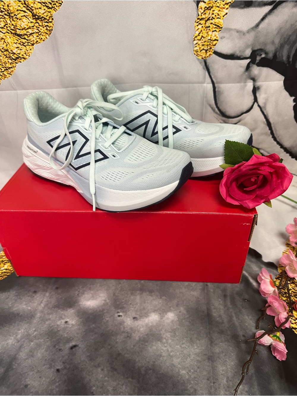 New Balance Women's Light Mint Athletic Sneakers with Navy Logo Size 7